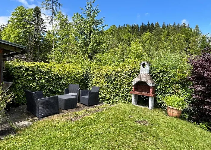 Hiasn Haus Nyaraló *